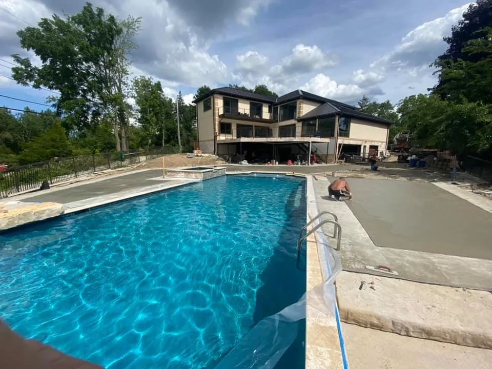 Top-rated lawn care service in Sterling Heights, MI by Little Rock Concrete