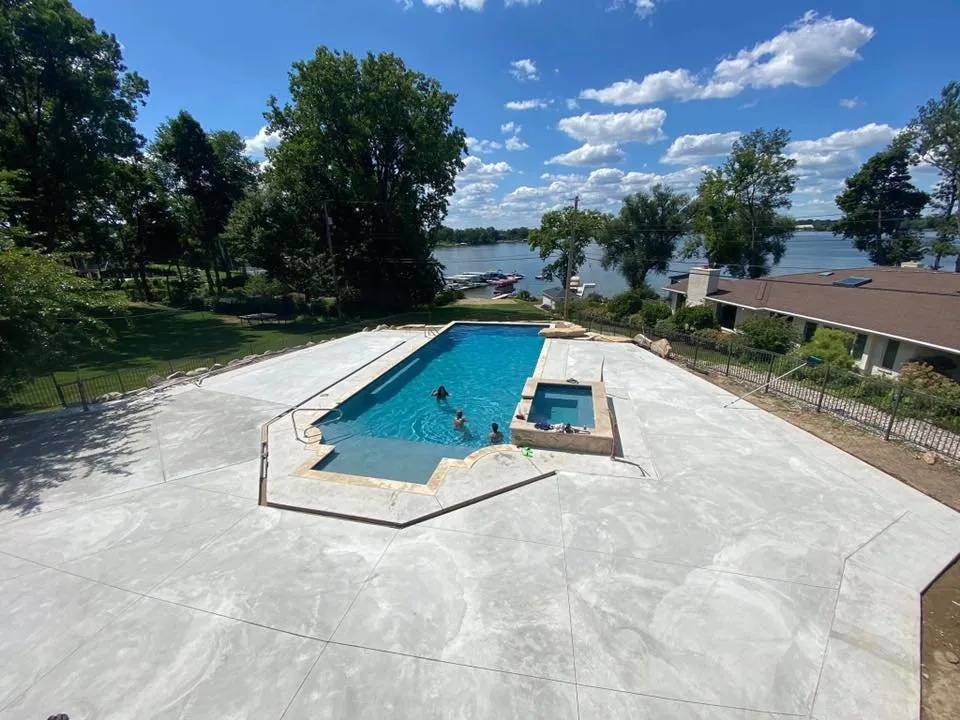 Custom yard maintenance experts serving Sterling Heights, MI - Little Rock Concrete