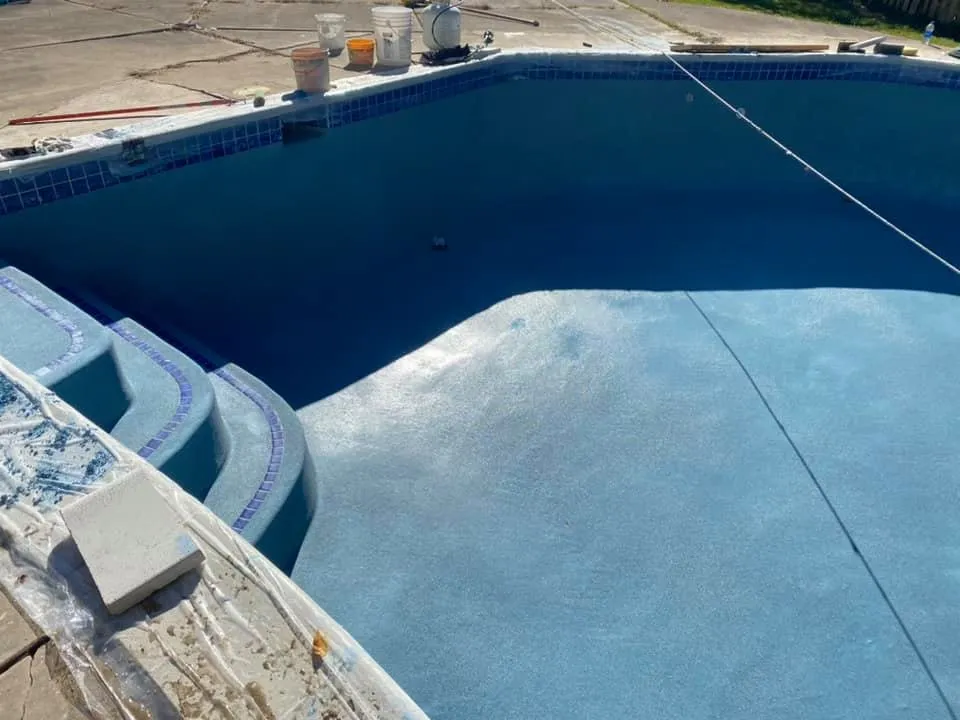 Professional yard maintenance in Sterling Heights, MI by Little Rock Concrete