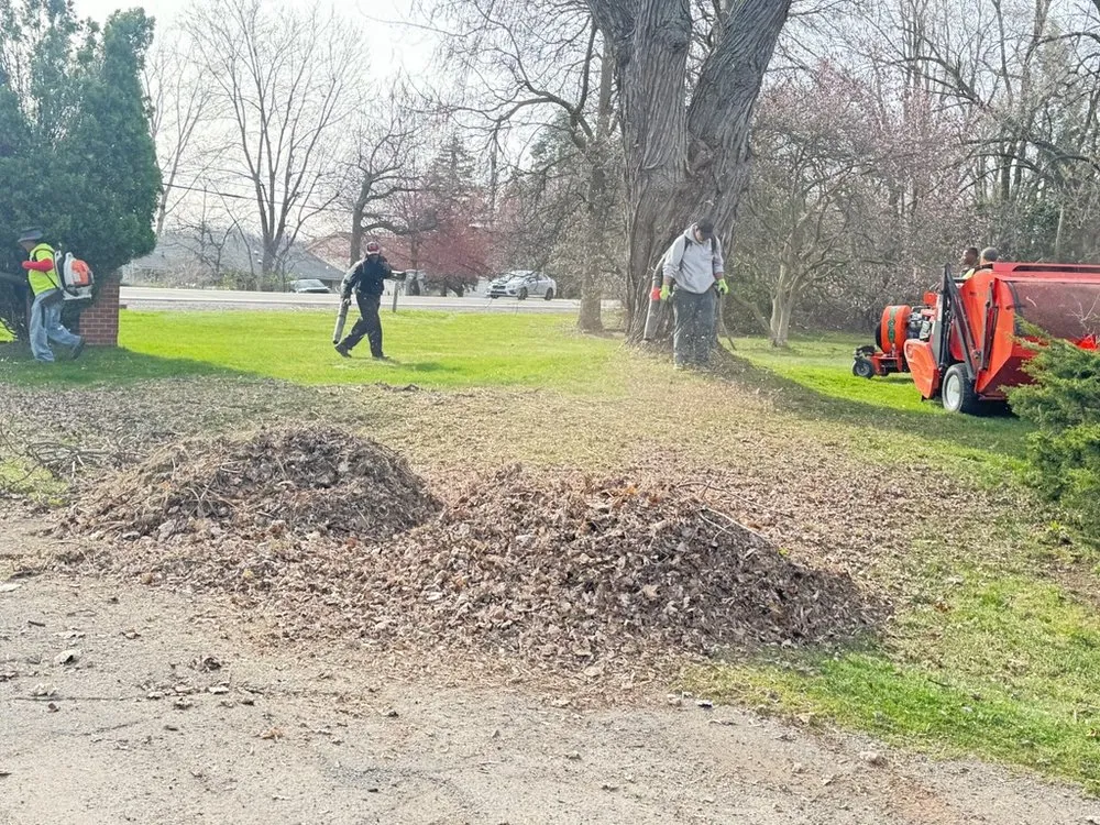 Custom lawn mowing service in Pontiac, MI - Little's Lawn & Landscaping