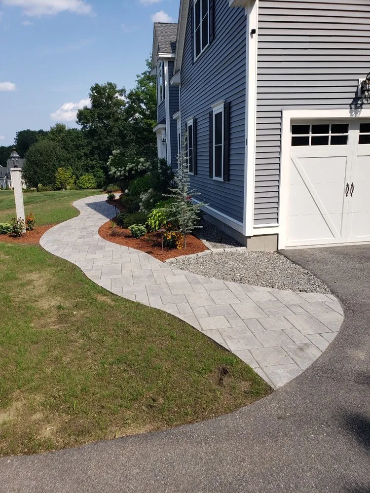 Affordable lawn care service in Littleton, MA - Littleton Earthworks