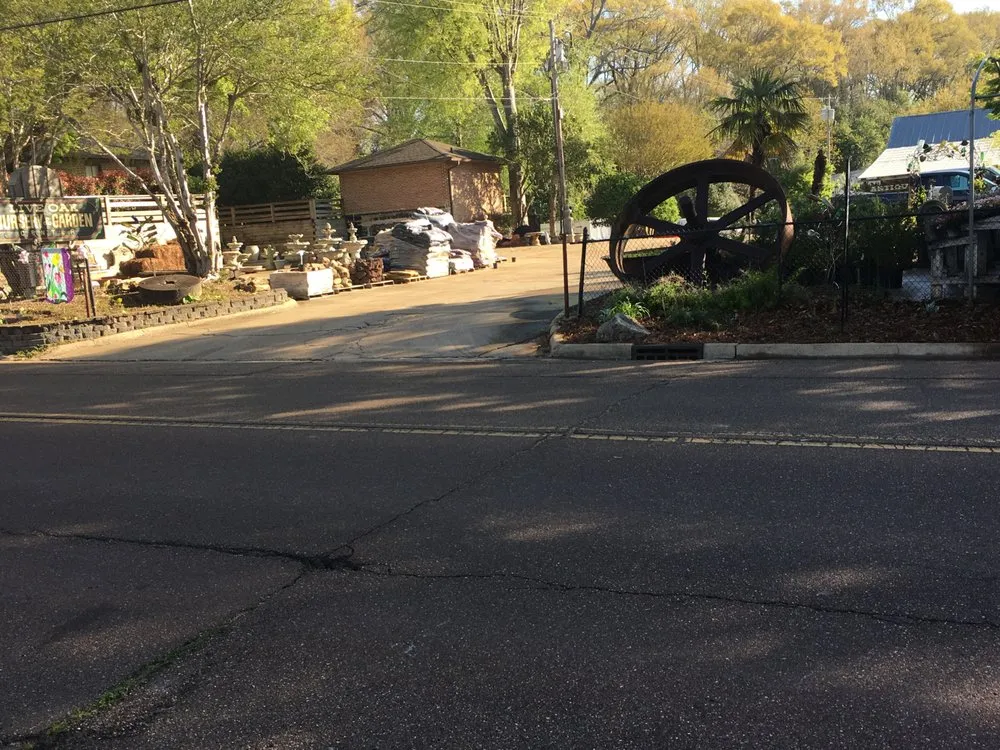 Reliable yard maintenance in Natchez, MS - Live Oak Landscapes, Nursery & Garden Center