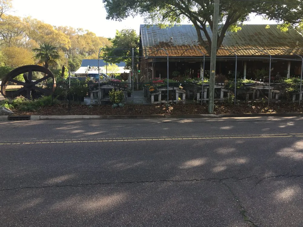 Professional residential landscaping in Natchez, MS - Live Oak Landscapes, Nursery & Garden Center