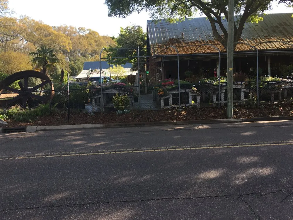 Custom residential landscaping in Natchez, MS - Live Oak Landscapes, Nursery & Garden Center