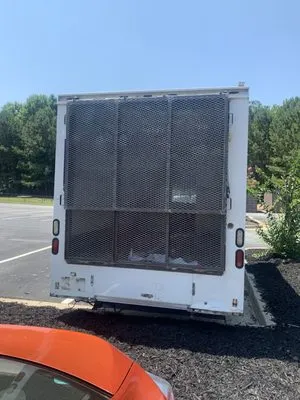 Live Oasis Realty Maintenance Logo