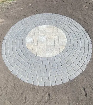 Liverman Lawn & Landscaping Logo