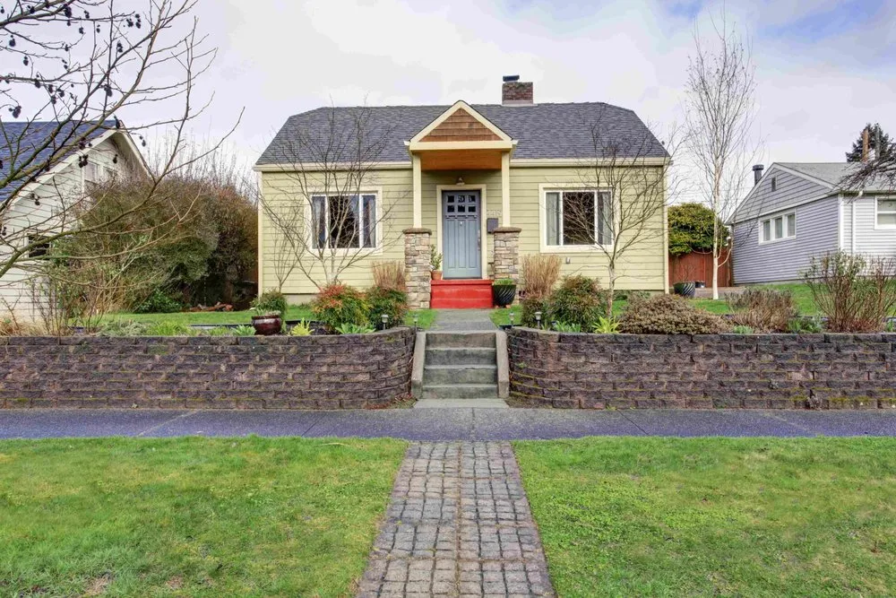 Top-rated residential landscaping for beautiful yards in Hurricane, WV by Living Art Landscapes