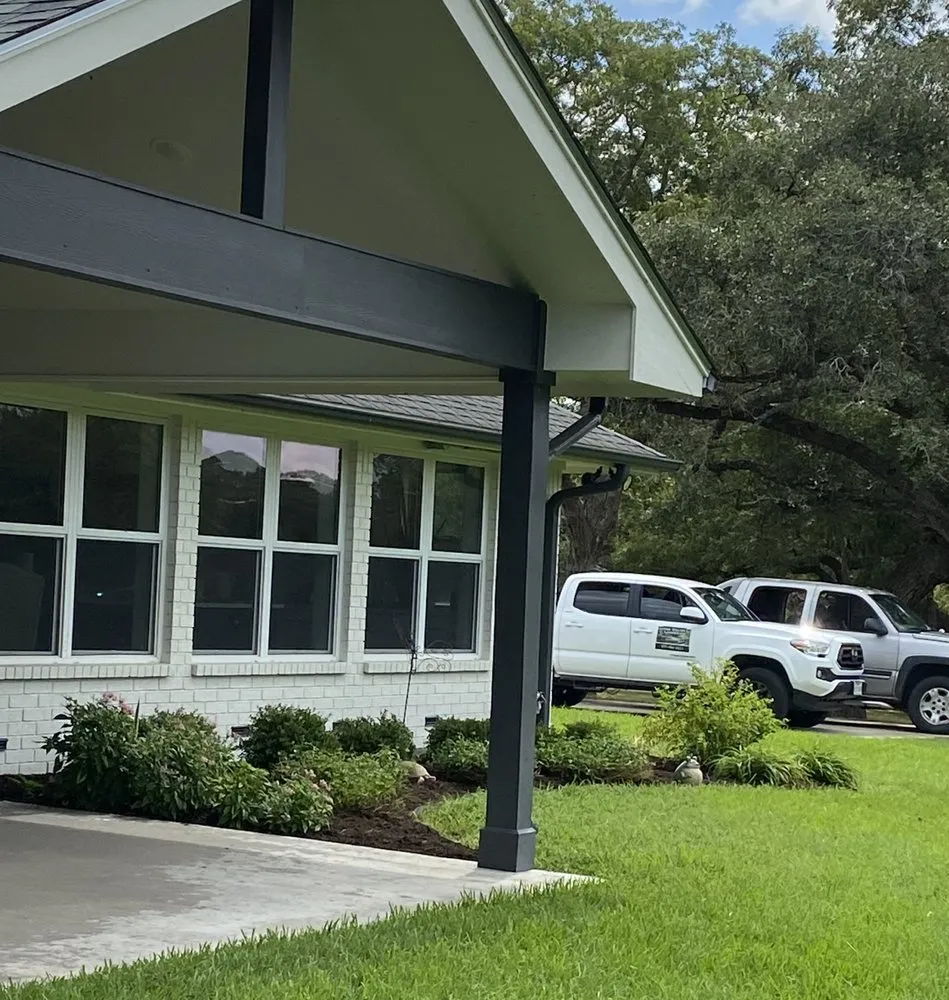 Professional lawn care service near you in Edinburg, TX by Living Color