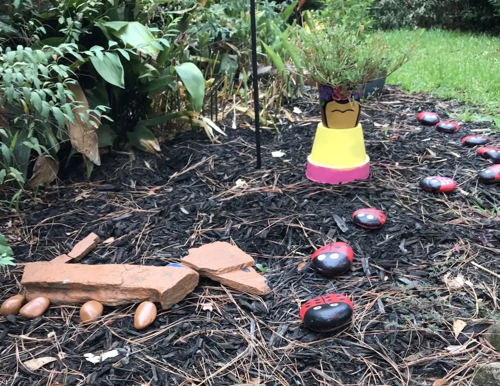 Professional outdoor landscaping experts serving Conroe, TX - Living Earth