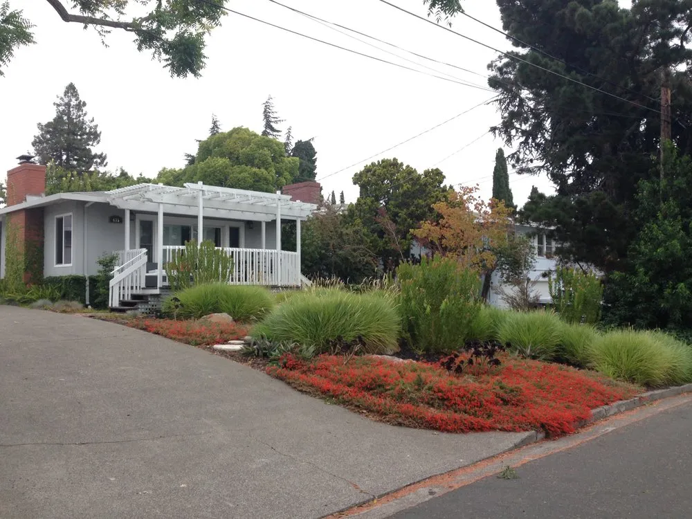 Top-rated lawn care service in Vallejo, CA - Living Earth Gardens