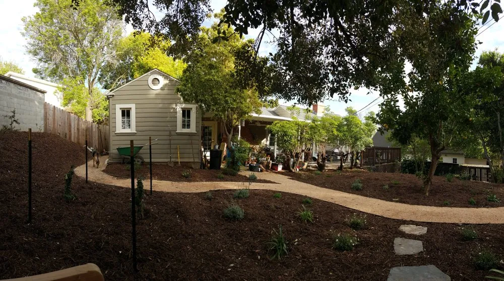 Custom yard maintenance experts serving Vallejo, CA - Living Earth Gardens