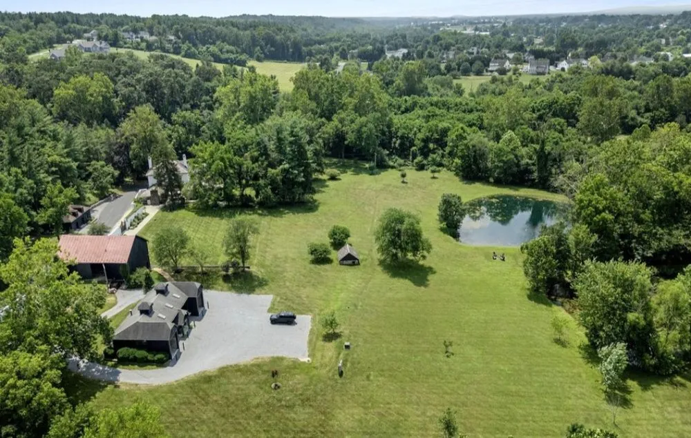 Custom lawn care service in Frederick, MD - Living Elements