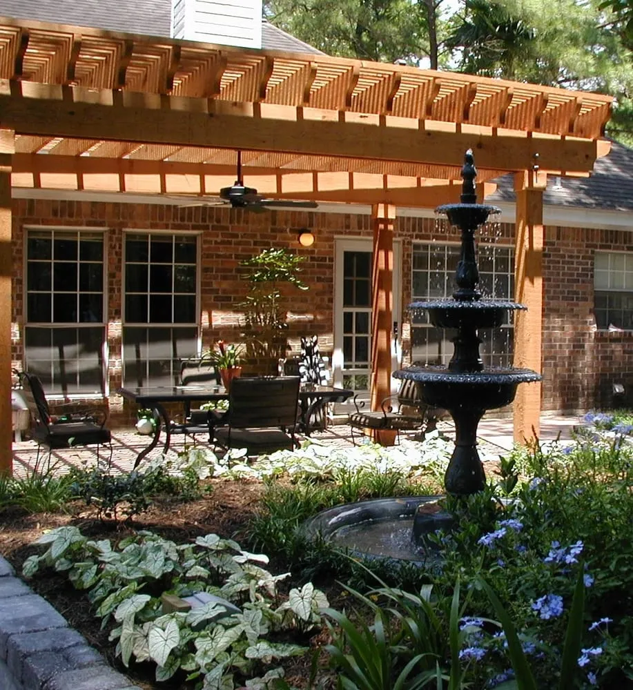 Top-rated yard maintenance experts serving Conroe, TX - Living Expression Landscapes