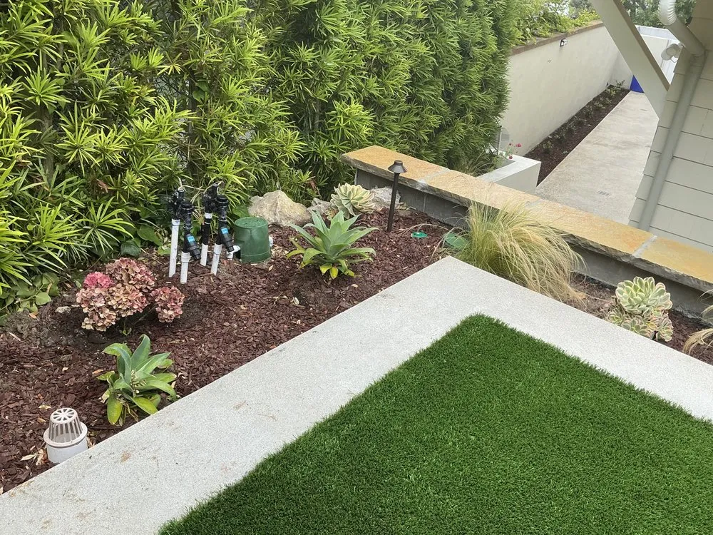 Custom yard maintenance experts serving Redondo Beach, CA - Living Green Designs