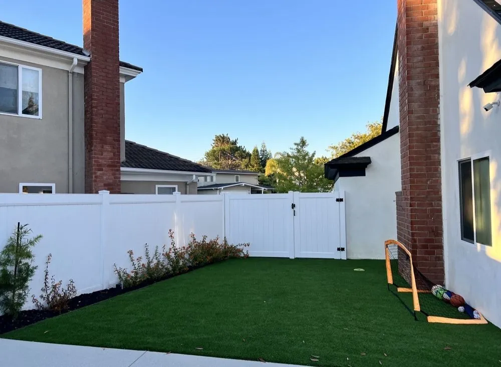 Local garden landscaping experts serving Redondo Beach, CA - Living Green Designs