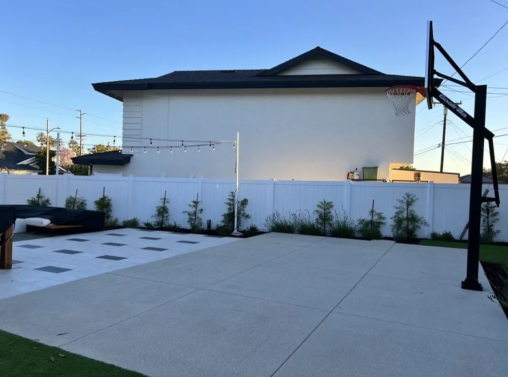 Local yard maintenance in Redondo Beach, CA - Living Green Designs