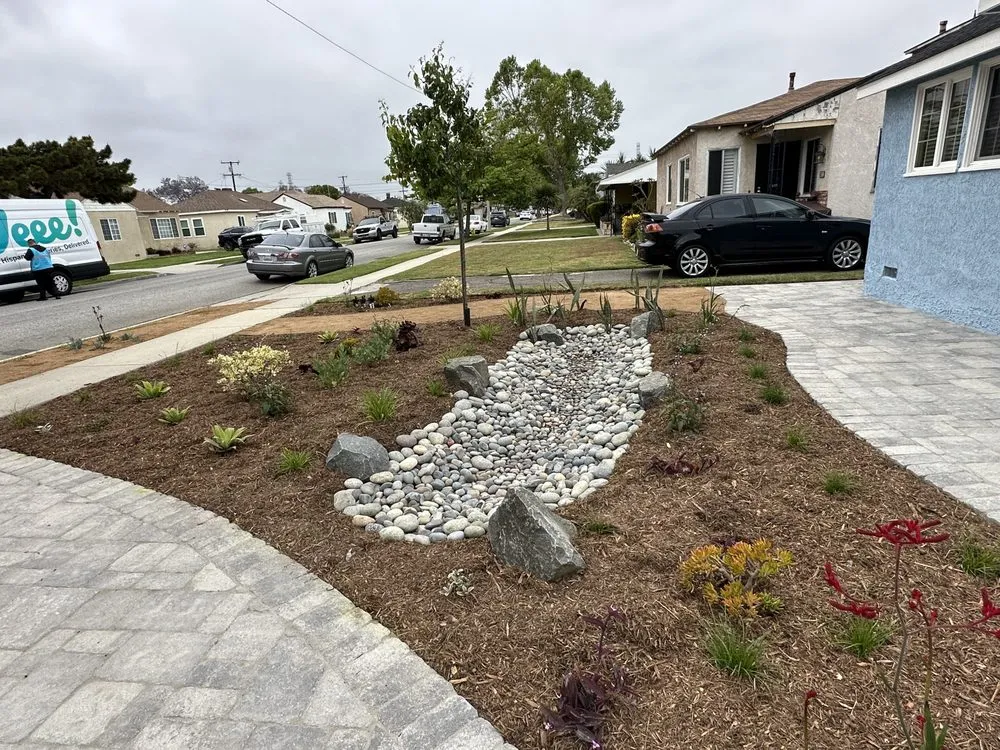 Local residential landscaping experts serving Redondo Beach, CA - Living Green Designs