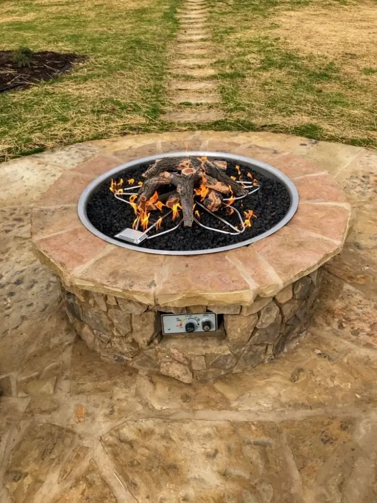 Professional yard maintenance in Clinton, TN - Living Green Landscaping Construction