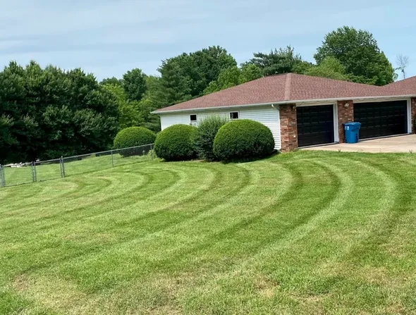 Trusted lawn mowing service experts serving Springfield, MO - Living Green Lawn Care