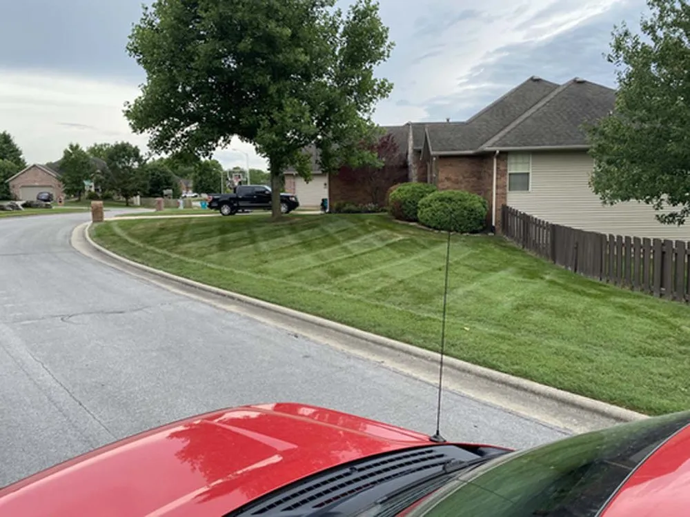 Top-rated lawn care service in Springfield, MO by Living Green Lawn Care