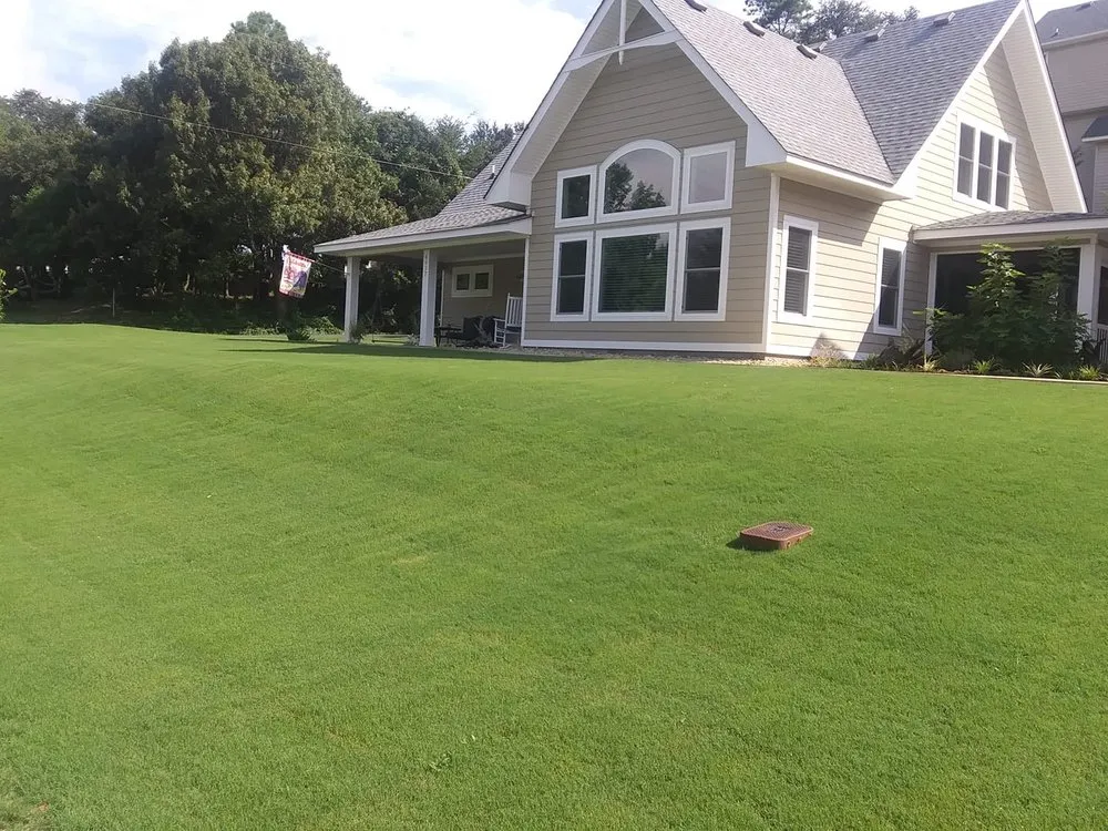 Local yard maintenance experts serving Powells Point, NC - Living Oaks Landscaping & Tree Services