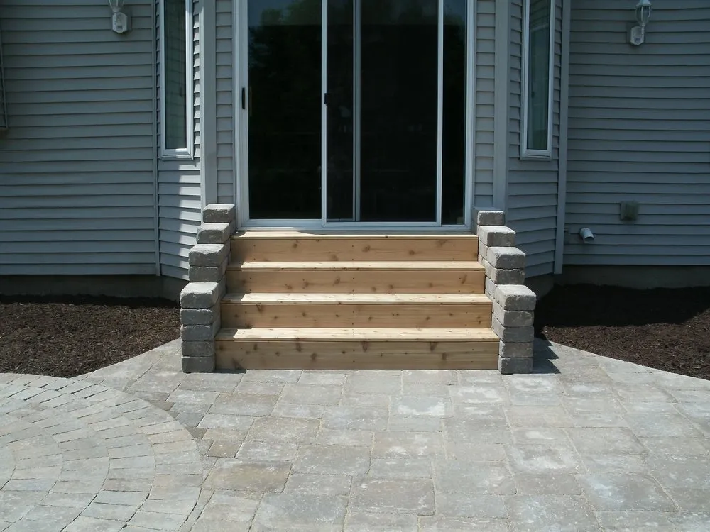 Custom garden landscaping experts serving Madison, WI - Living Stone Landscapes