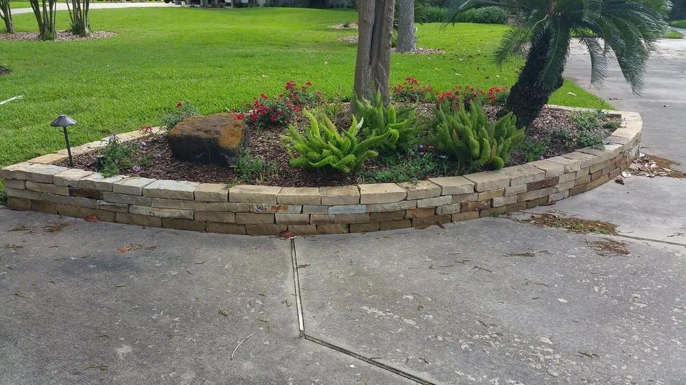 Professional landscape design experts serving Katy, TX - Living Trees & Shrubs
