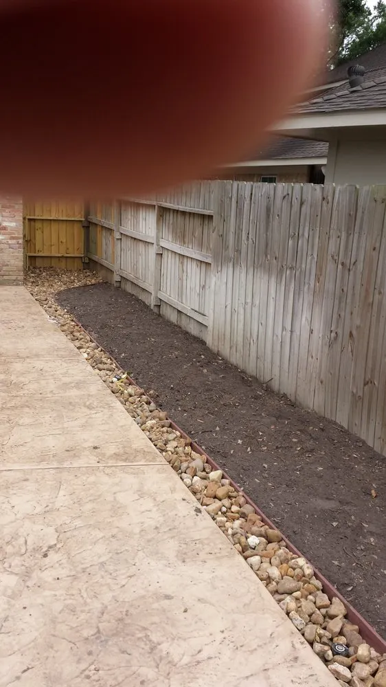 Expert garden landscaping in Katy, TX - Living Trees & Shrubs