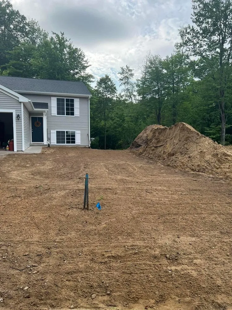 Affordable yard maintenance experts serving Fowlerville, MI - Livingston veteran egress & excavation