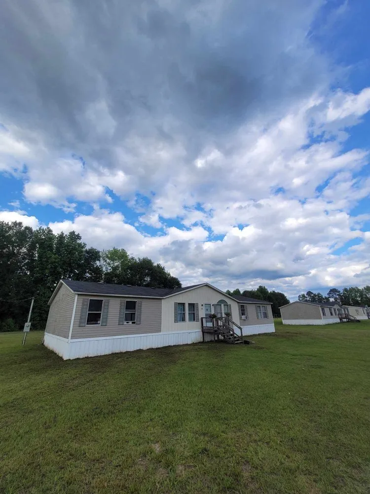 Local residential landscaping in Bishopville, SC - Lizard man's lawn care