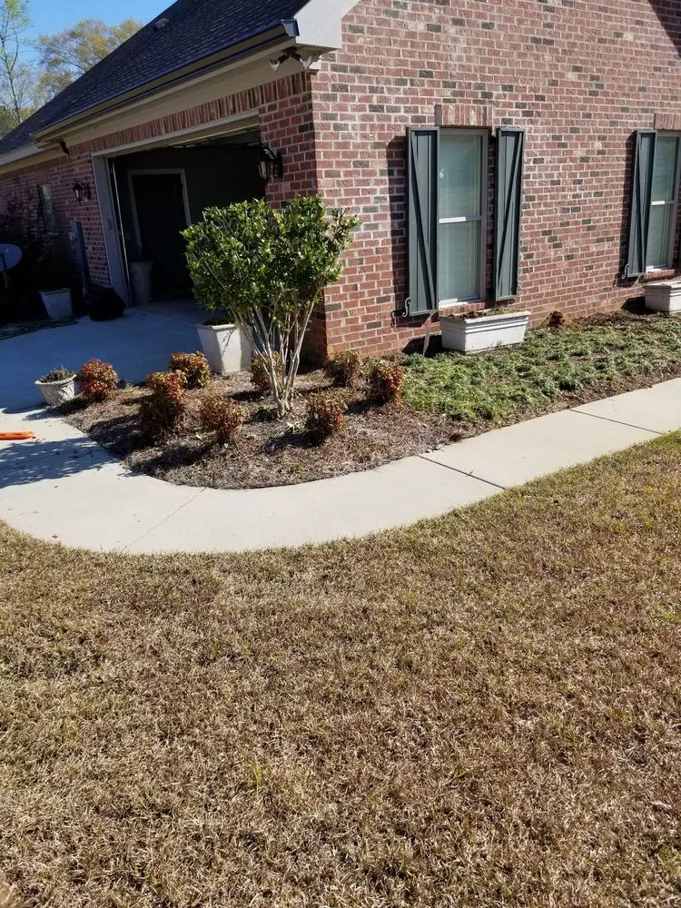 Professional outdoor landscaping in Quitman, MS - L&J Lawn Care