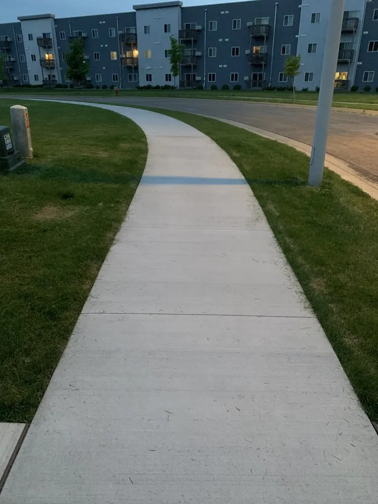 Professional landscaping services experts serving Rochester, MN - L&J Lawn Services