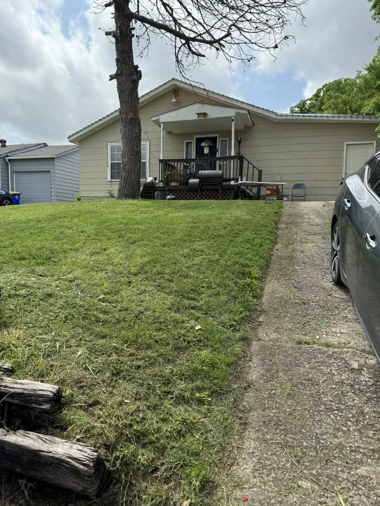 Custom lawn mowing service for beautiful yards across Mansfield, TX - LJ Lawncare Service