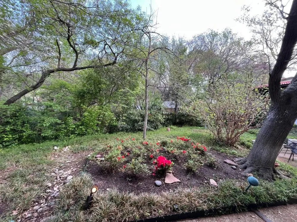 Trusted garden landscaping experts serving Mansfield, TX - LJ Lawncare Service