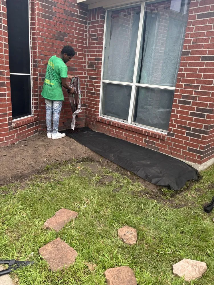 Affordable garden landscaping in Houston, TX by LJ Lawncare Services & More