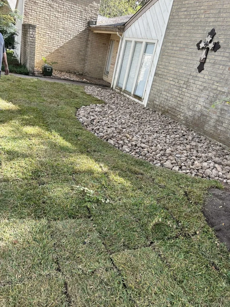 Reliable yard maintenance experts serving Porter Heights, TX - LJB Landscaping
