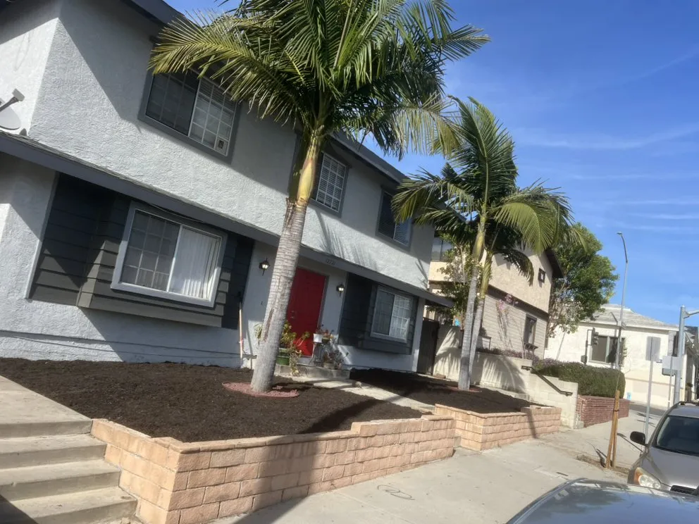 Trusted yard cleanup service near you in Los Angeles, CA by LJ’S Landscaping