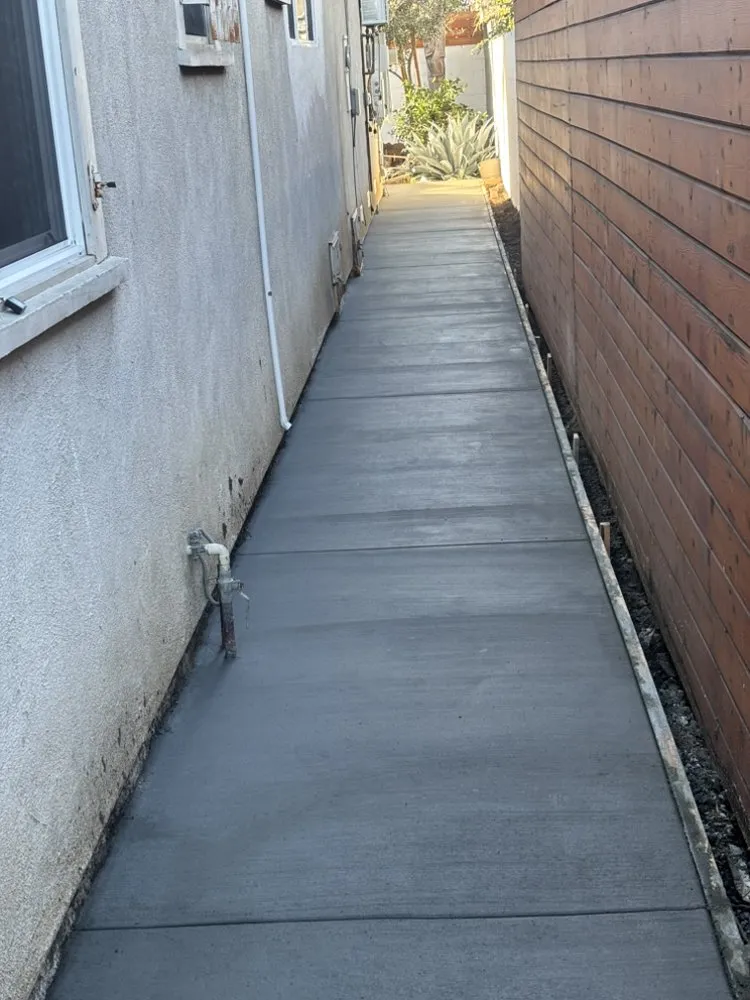 Affordable yard cleanup service experts serving Los Angeles, CA - LJ’S Landscaping