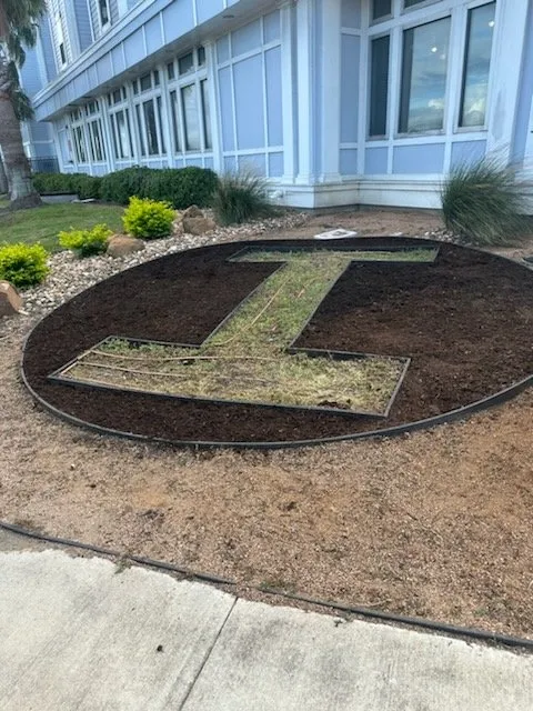 Custom yard cleanup service experts serving CTY BY THE SE, TX - LJ'S LAWN SERVICE