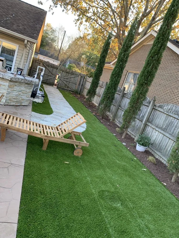 Professional garden landscaping in Smithfield, VA by L&K Landscape Renovations