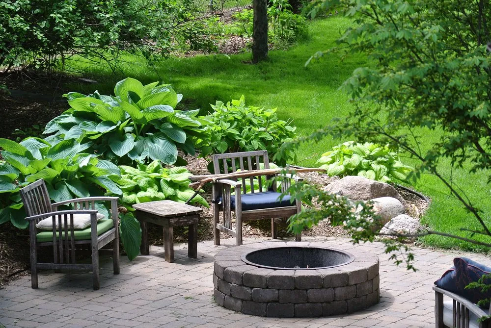 Reliable yard maintenance in Fort Wayne, IN - LK Landscaping