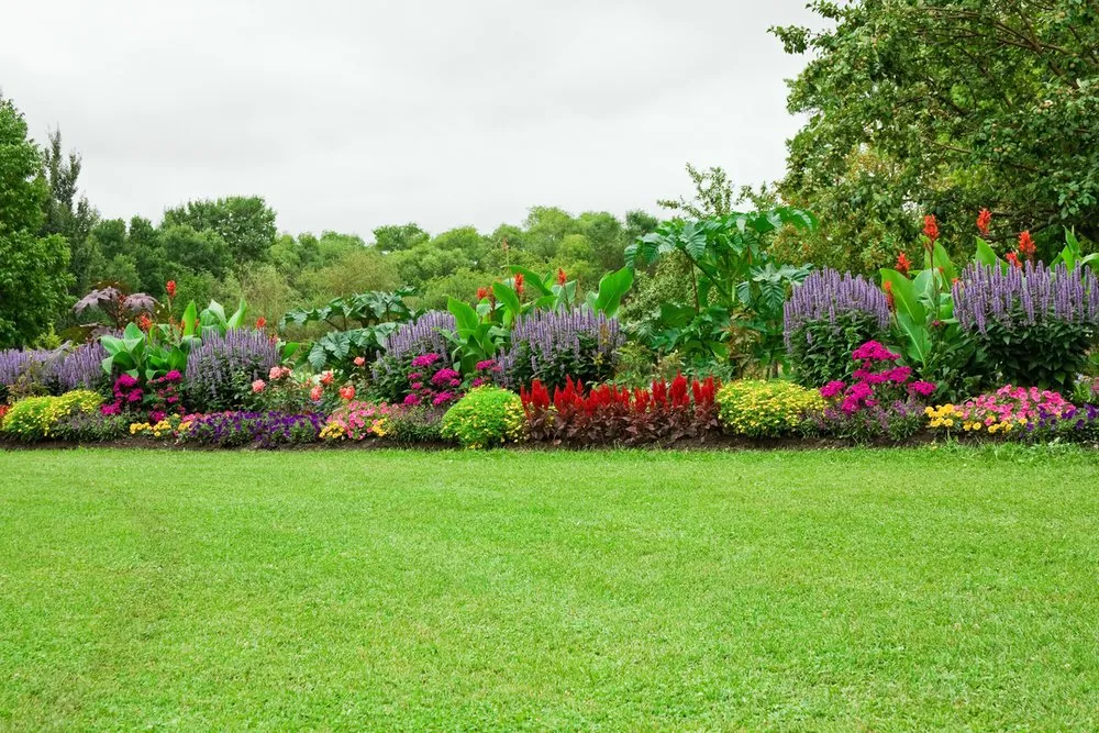 Expert garden landscaping experts serving Fort Wayne, IN - LK Landscaping