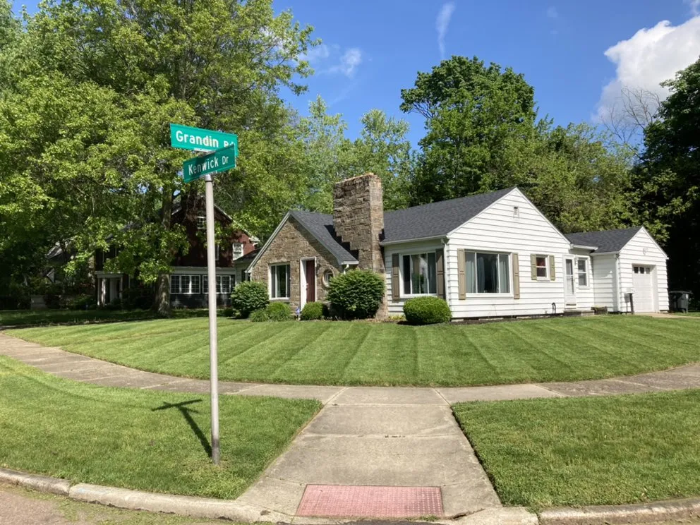 Custom yard maintenance experts serving Akron, OH - L&K Lawncare