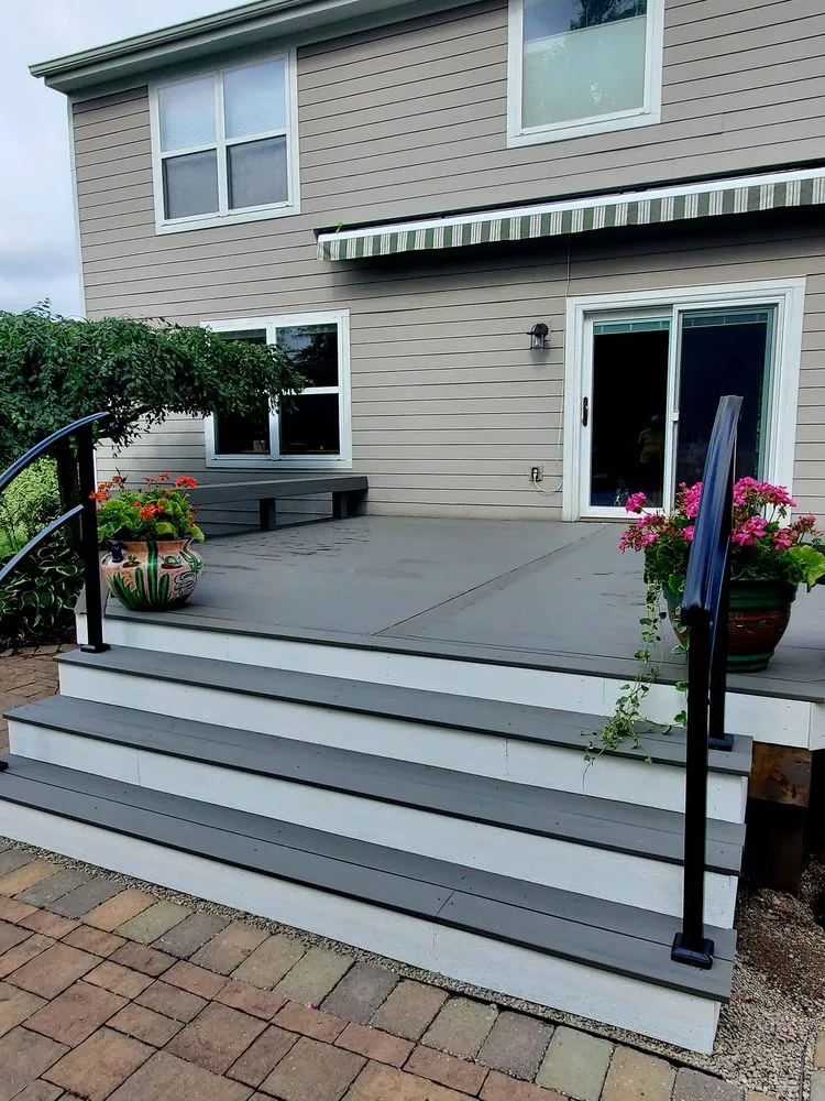 Expert lawn mowing service experts serving Carlisle, OH - L&K Outdoor Creations