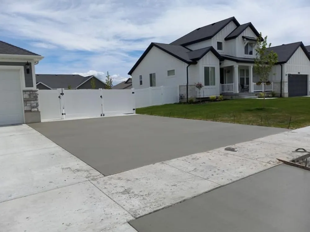 Trusted lawn mowing service for year-round maintenance across Vernal, UT - L&L Construction