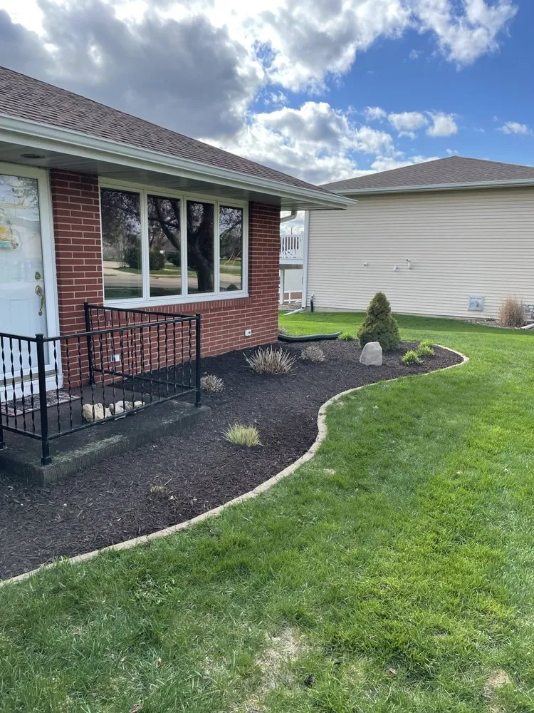 Professional yard cleanup service in East Dubuque, IL - L&L Landscaping