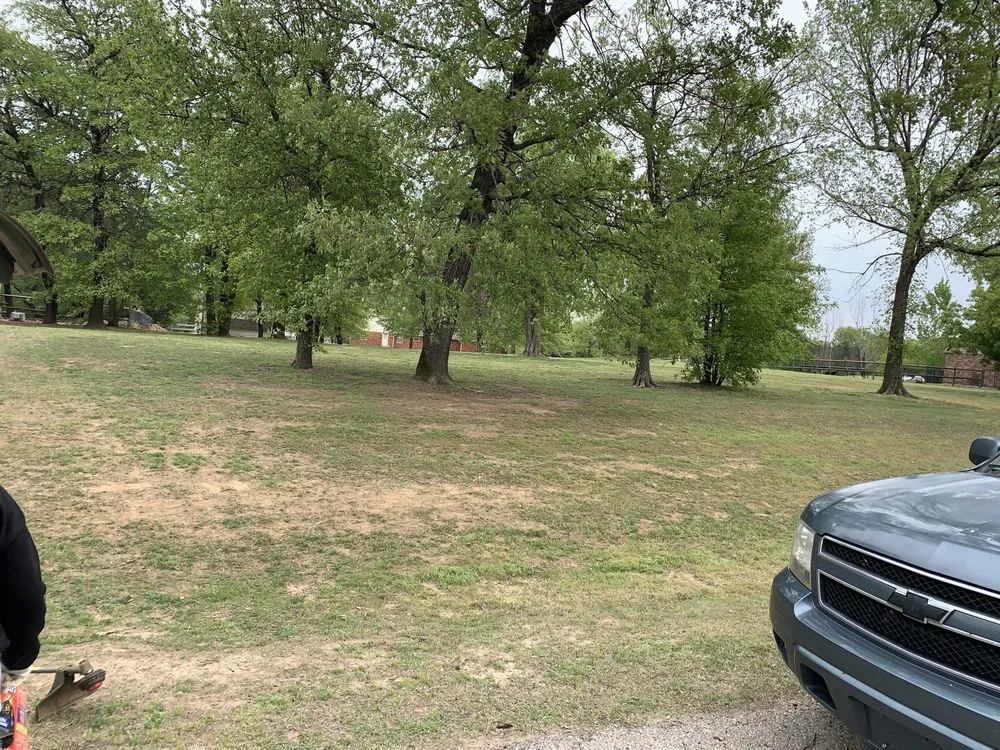 Custom yard maintenance in Tulsa, OK - LL Mowing And Tree Service