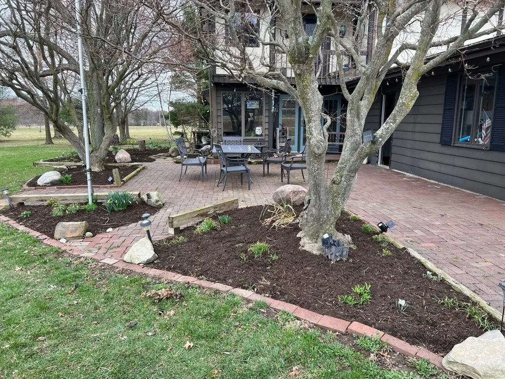 Trusted garden landscaping in Greenville, PA by L&L Projects