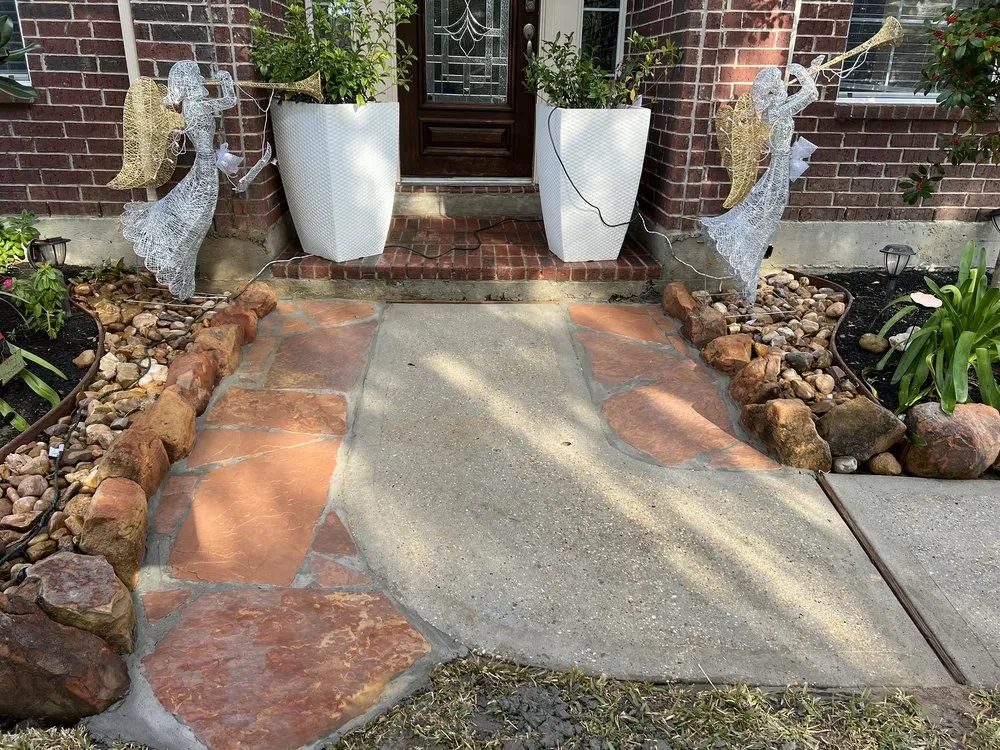 Trusted outdoor landscaping experts serving Pearland, TX - LLD Landscape & Lawn Designs Of Pearland