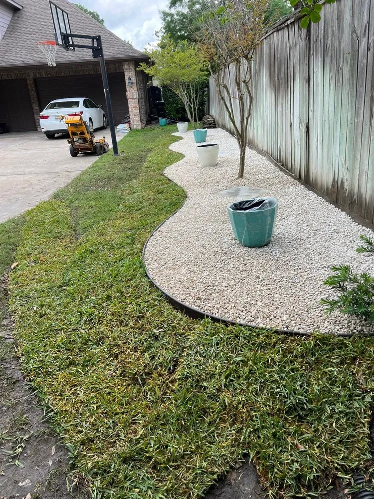 Top-rated yard cleanup service for year-round maintenance in Pearland, TX by LLD Landscape & Lawn Designs Of Pearland